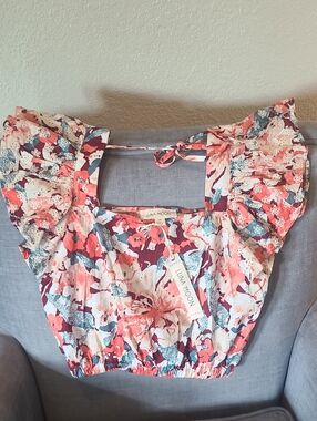 Luna Moon Coral Floral Puff-Sleeve Crop Top